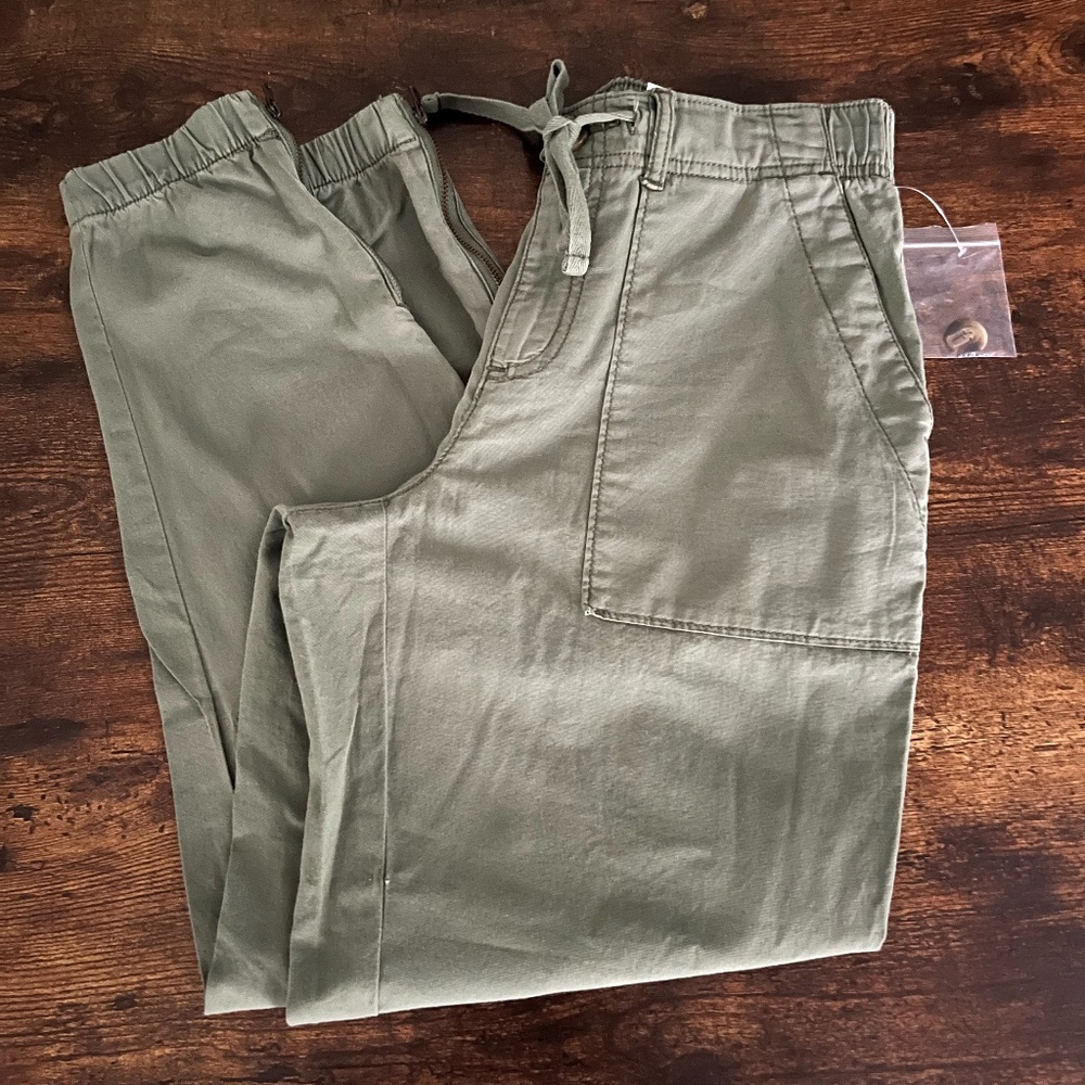 Petite Sonoma Goods For Life® Core Utility Jogger in MANOLO OLIVE